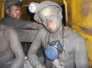 گزارش تصویری/وضعیت تکان‌دهنده معدنکاران زغال‌سنگ