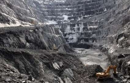 دادستان اراک خواستار تعیین تکلیف سهمیه برداشت ماده معدنی شرکت املاح معدنی شد