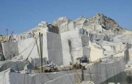 وزارت صنعت همواره مخالف صادرات سنگ ساختمانی خام است