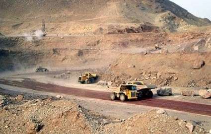 آغاز باطله برداری از بزرگترین معدن سرب و روی ایران در مهریز یزد