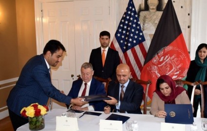 دزدی در روز روشن؛ امضای قرارداد معادن طلا و مس افغانستان در واشنگتن