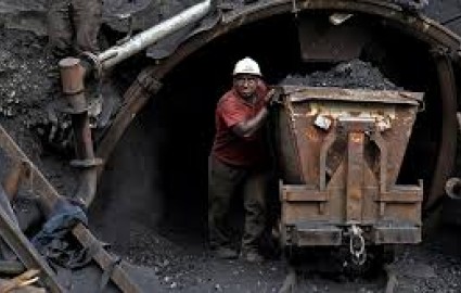کارگران معدن «آق دربند» ۱۴ ماه مزد معوقه طلبکارند