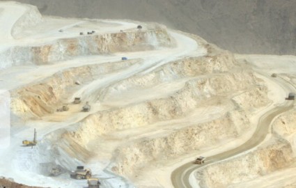 سالانه بیش از ۵۰ میلیون تن سنگ مس برداشت می‌شود