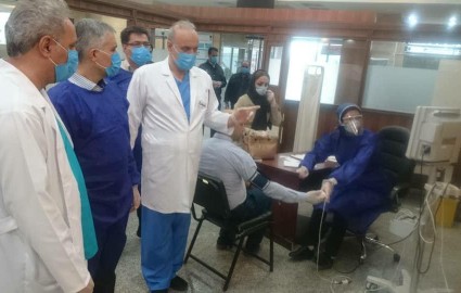 بازدید مدیرعامل ذوب آهن از اورژانس کرونا و تقدیر از کادر درمان بیمارستان شهید مطهری ذوب‌آهن اصفهان