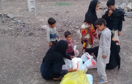 مس سرچشمه رفسنجان ۷۰۰بسته اقلام بهداشتی در جنوب استان کرمان توزیع کرد