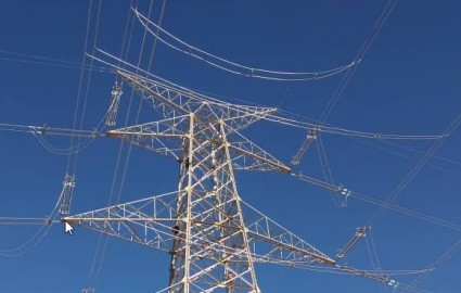 اتصال خط برق چهار کیلومتری فولاد قائنات به شبکه سراسری طی 12 روز